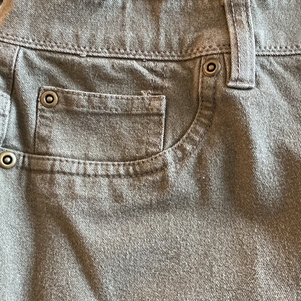 Chico"s Army green straight leg jeans Classic 5 pocket style Chico"s 1 size 8
C
